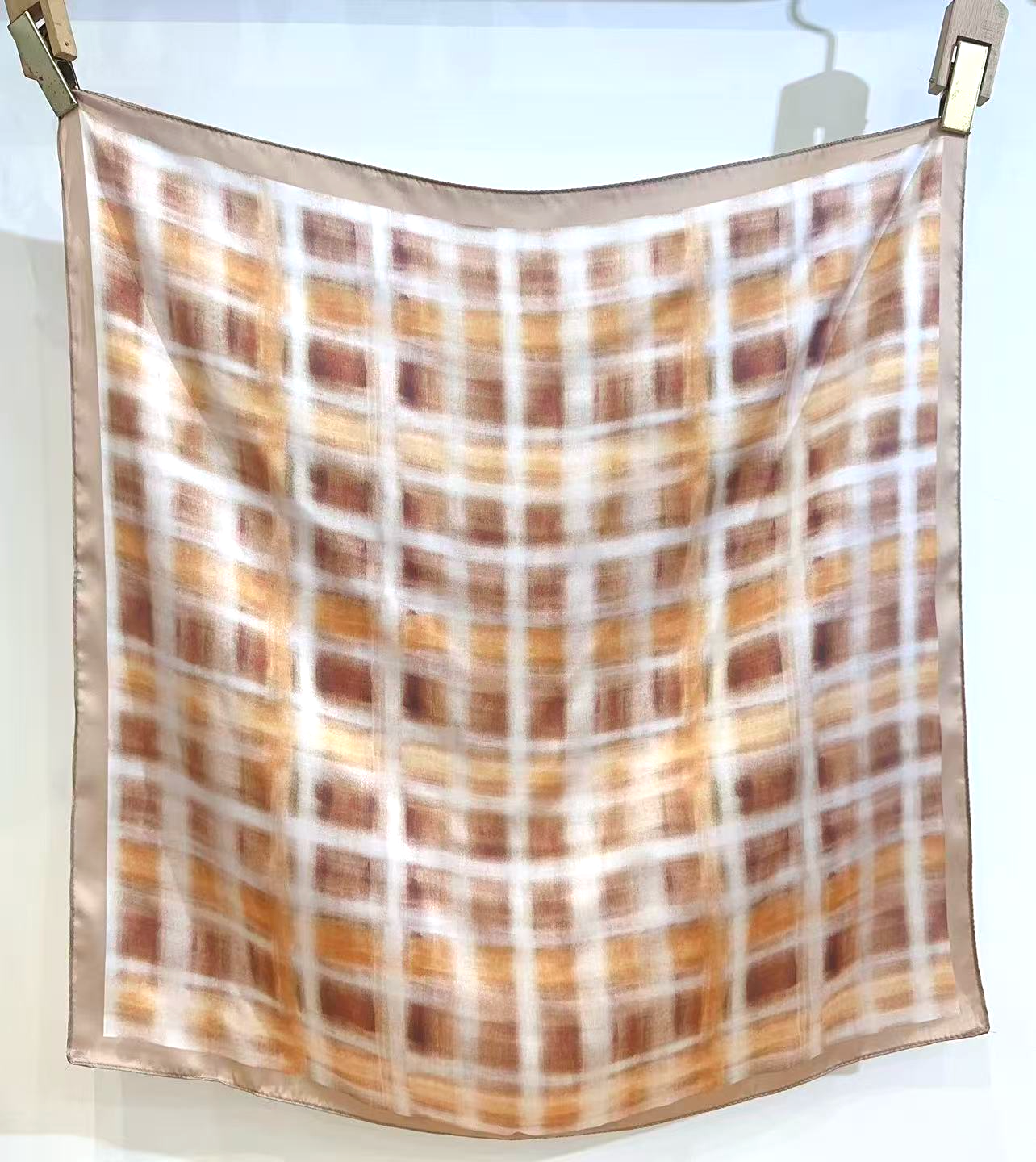 S26048 Grid Sq Scarf