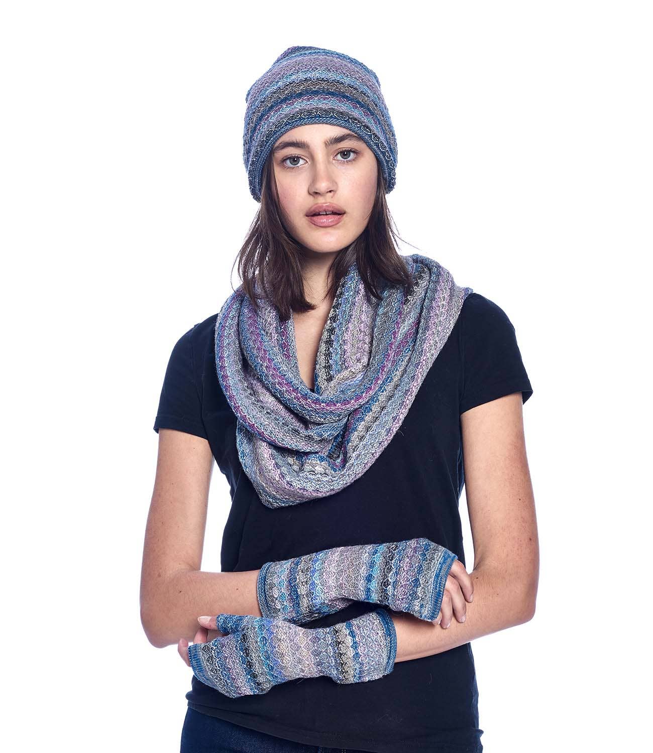 Alpaca Beanie Printed Berry