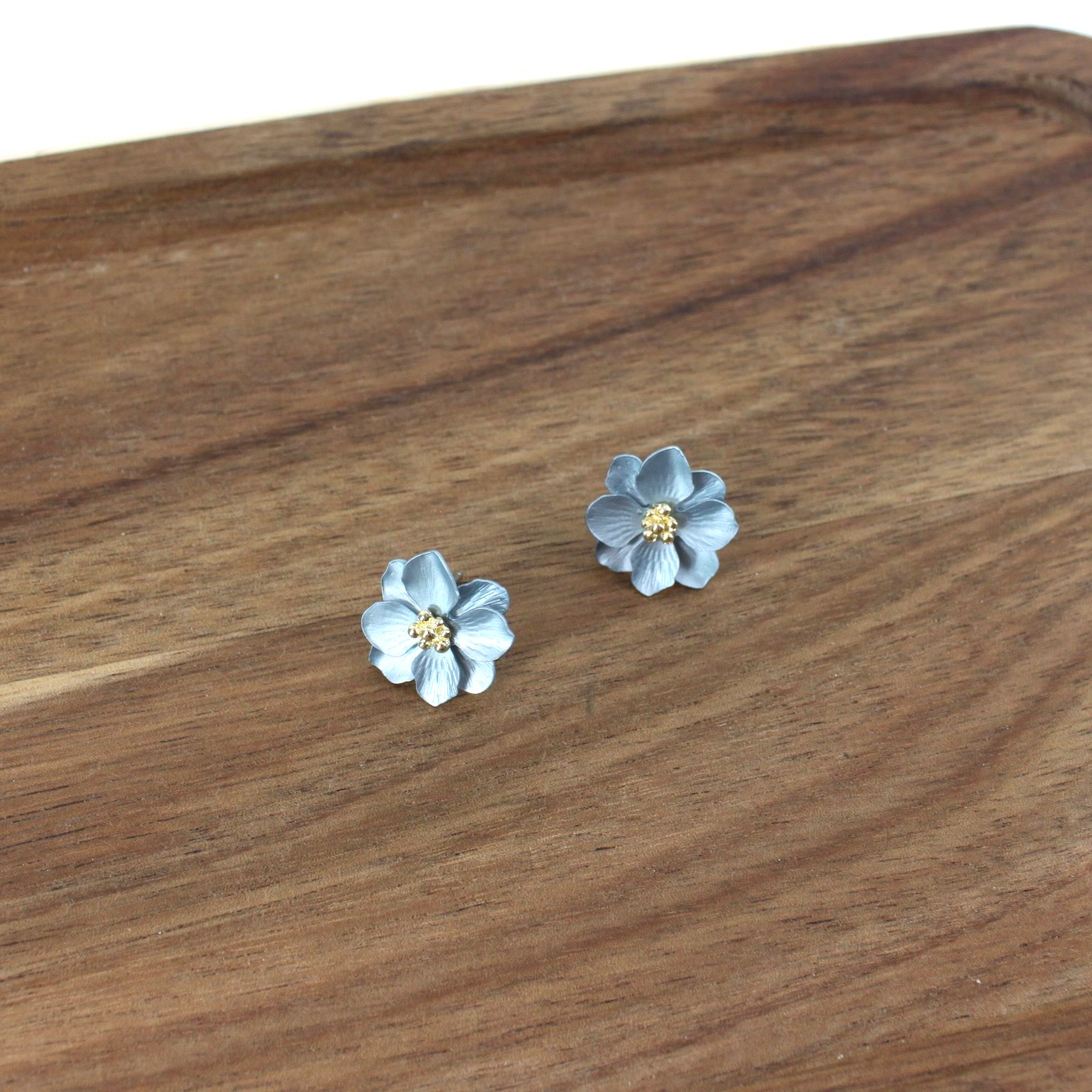 E24287 Flower Earrings