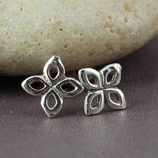 Itty Bitty Star Flower Post Earring (p-ibr0)
