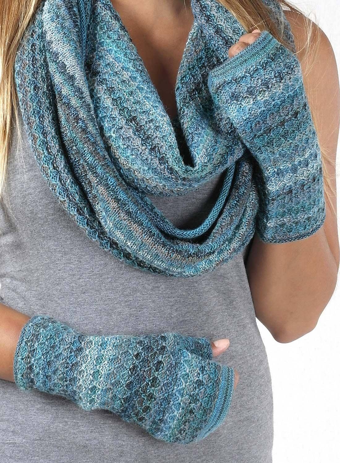 Alpaca Gloves Printed Azul